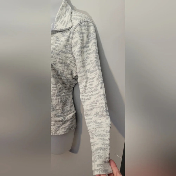 Zyia Active full zip-up collared jacket abstract design cream & gray, womens med - Picture 9 of 12